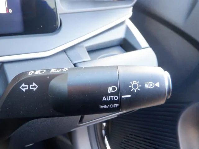 ノート 4WD(ニッサン)の車両写真