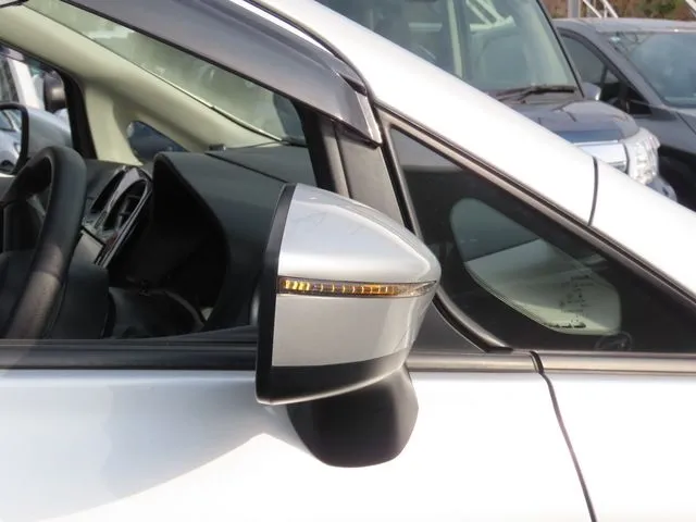 ノート 4WD(ニッサン)の車両写真