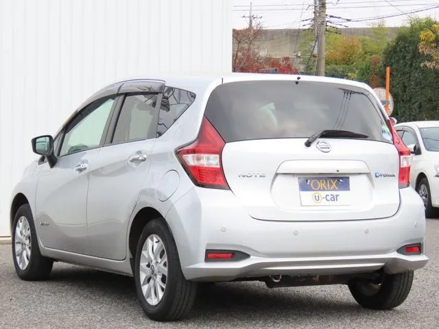 ノート 4WD(ニッサン)の車両写真