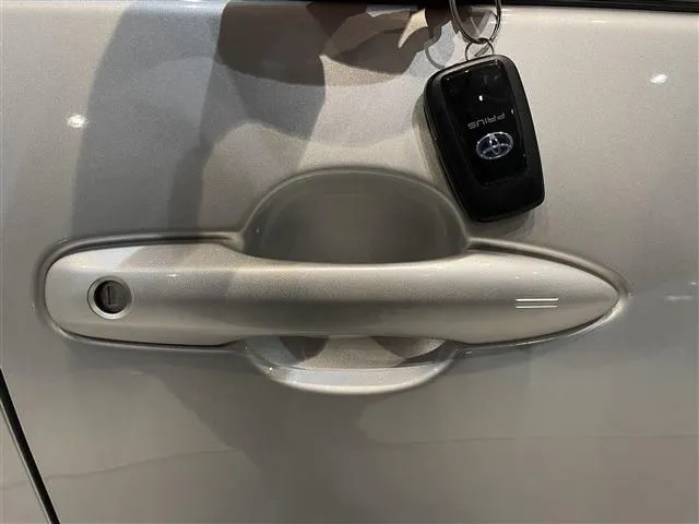 トヨタ プリウス