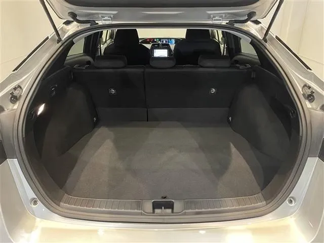 トヨタ プリウス