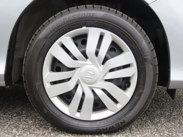 グレイス ハイブリッド 4WD(ホンダ)の車両写真