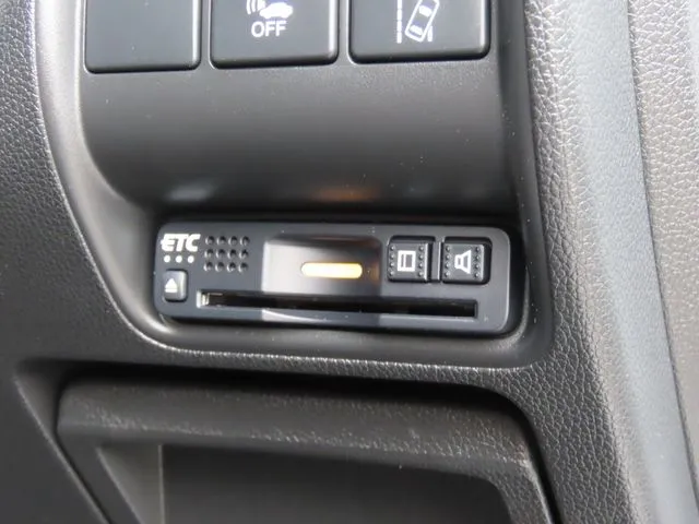 グレイス ハイブリッド 4WD(ホンダ)の車両写真