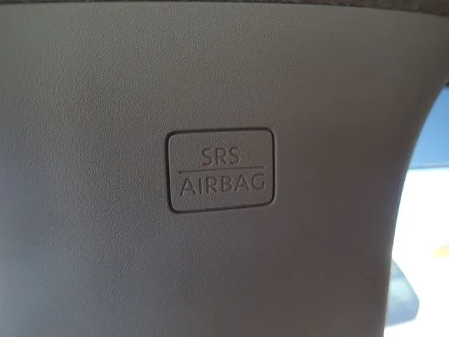 ニッサン ノート 4WD