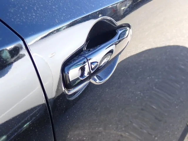 ニッサン ノート 4WD