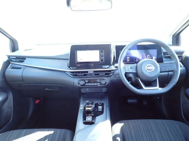 ニッサン ノート 4WD