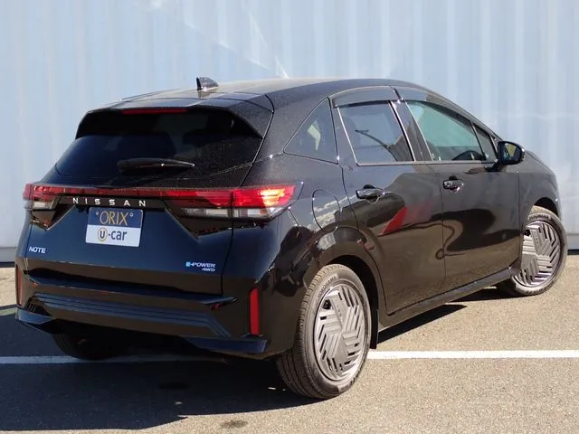 ニッサン ノート 4WD