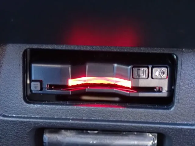 ニッサン ノート 4WD