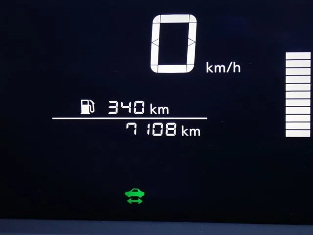 ニッサン ノート 4WD