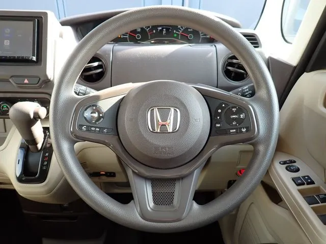 N BOX(ホンダ)の車両写真