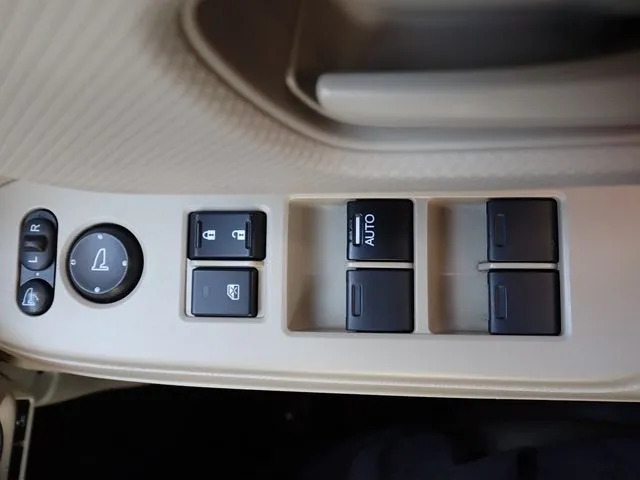 N BOX(ホンダ)の車両写真