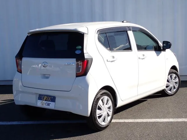 ミラ　イース（ダイハツ）の車両写真