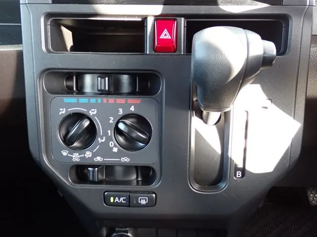 トール（ダイハツ）の車両写真