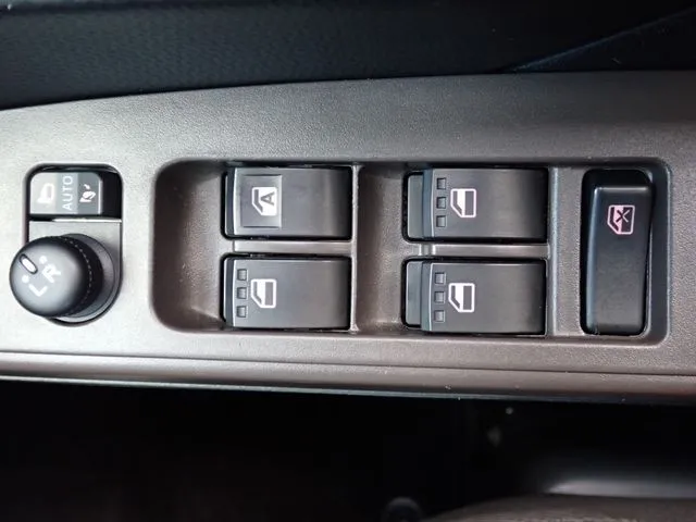 トール（ダイハツ）の車両写真