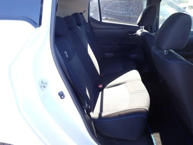 リーフ(ニッサン)の車両写真