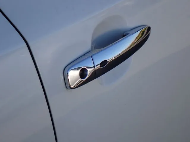 リーフ(ニッサン)の車両写真