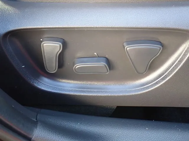 トヨタ　ヤリスクロス　ハイブリッド