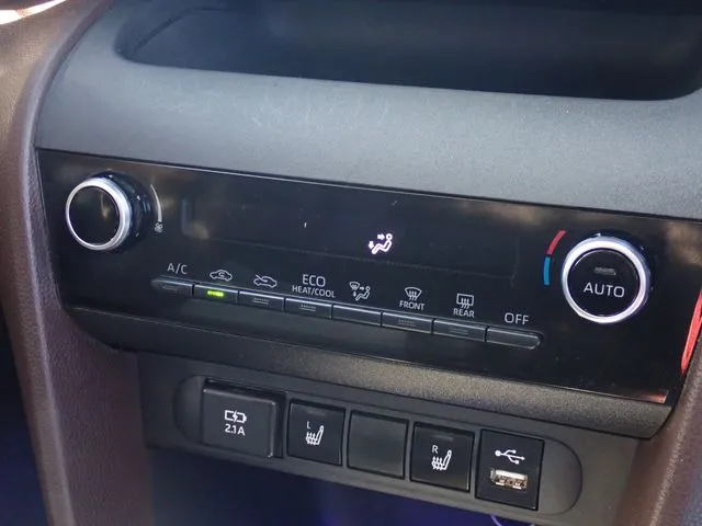 トヨタ　ヤリスクロス　ハイブリッド