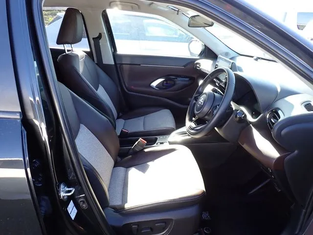 トヨタ　ヤリスクロス　ハイブリッド