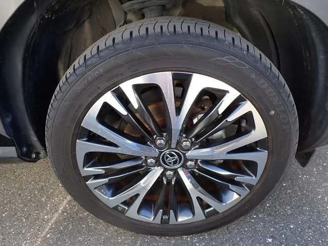 トヨタ　ヤリスクロス　ハイブリッド