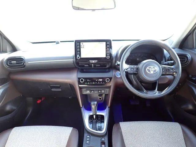 トヨタ　ヤリスクロス　ハイブリッド