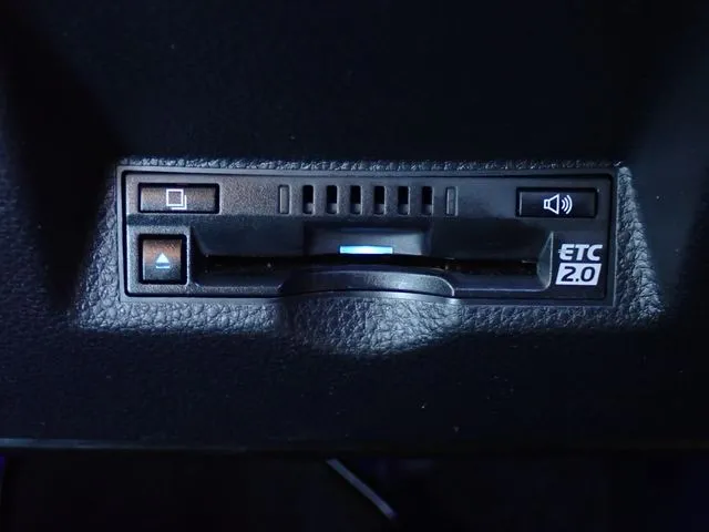 トヨタ　ヤリスクロス　ハイブリッド