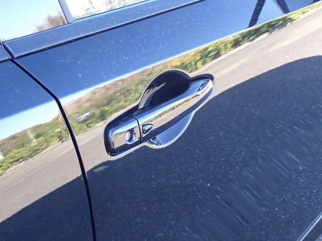 ニッサン ノート 4WD