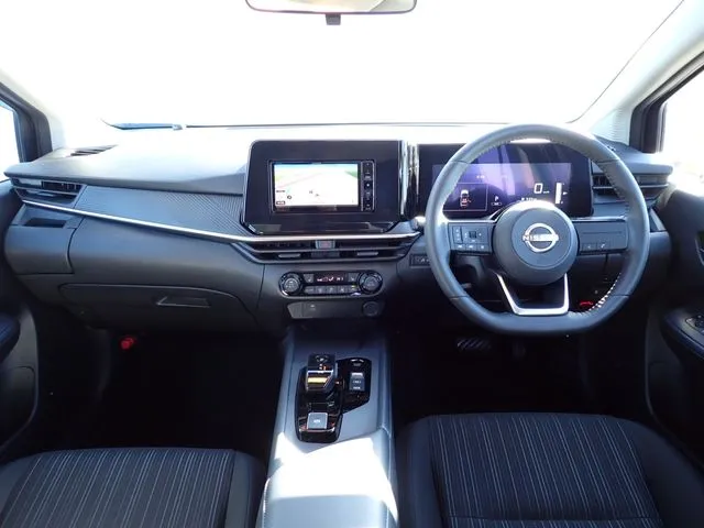 ニッサン ノート 4WD