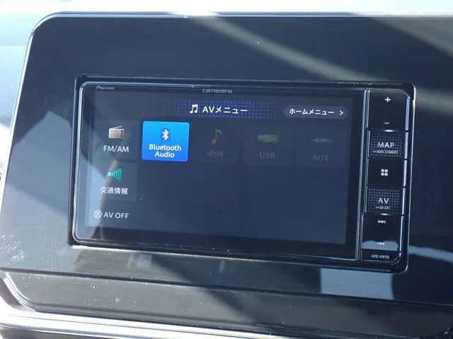 ニッサン ノート 4WD