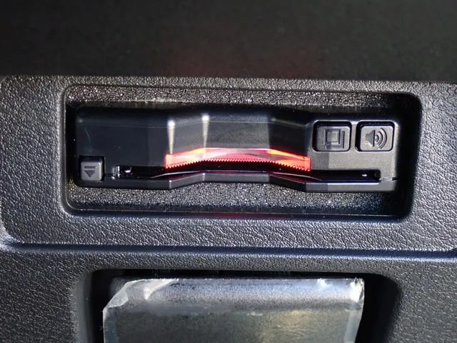 ニッサン ノート 4WD