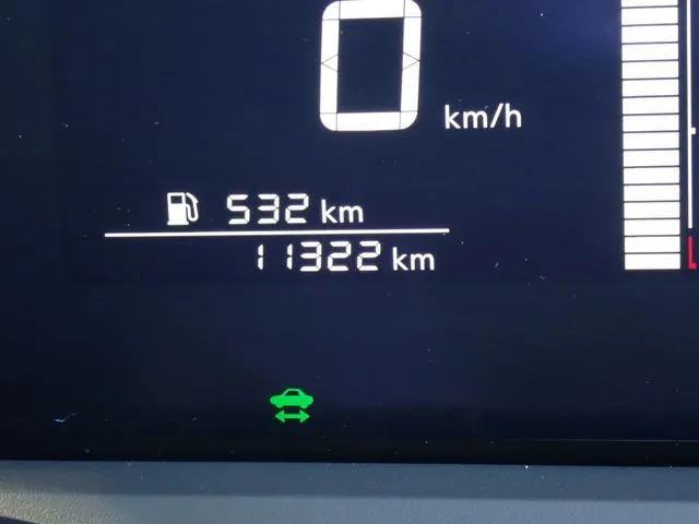 ニッサン ノート 4WD