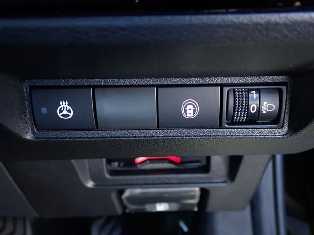 ニッサン ノート 4WD