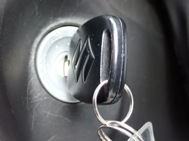 スズキ　アルト　４ＷＤ