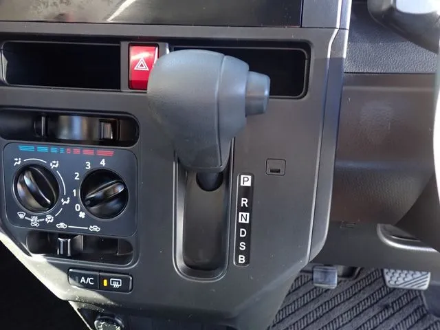 ルーミー(トヨタ)の車両写真