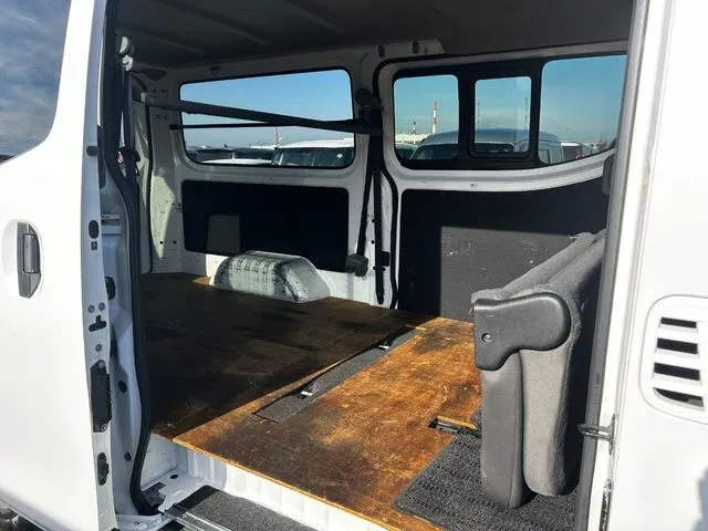 ＮＶ３５０キャラバン（ニッサン）の車両写真