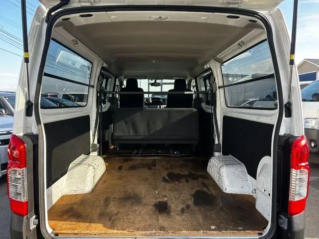 ＮＶ３５０キャラバン（ニッサン）の車両写真