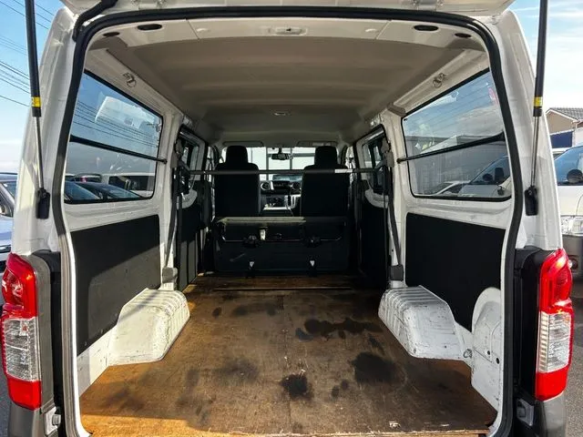 ＮＶ３５０キャラバン（ニッサン）の車両写真