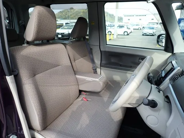 タント（ダイハツ）の車両写真