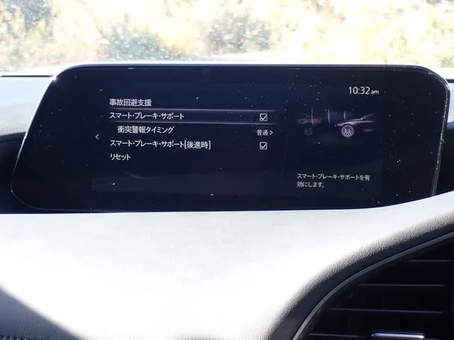 マツダ　ＭＡＺＤＡ３　セダン