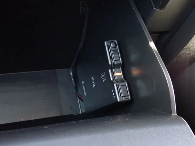 マツダ　ＭＡＺＤＡ３　セダン