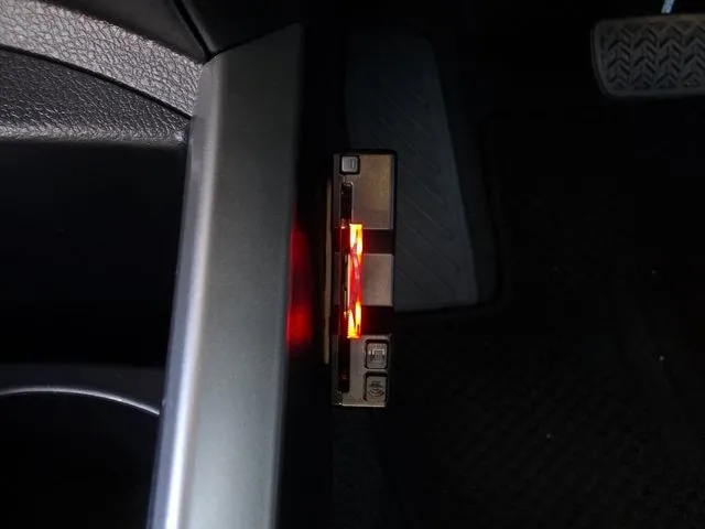 カローラフィールダー ハイブリッド(トヨタ)の車両写真