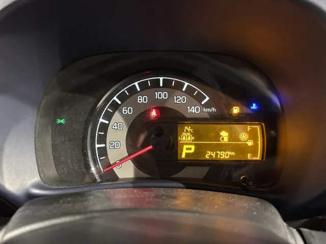 アルト 4WD(スズキ)の車両写真