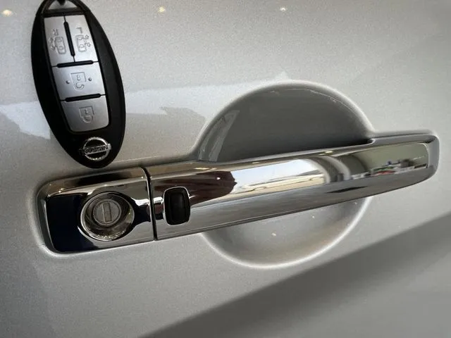 ニッサン セレナ Sハイブリッド