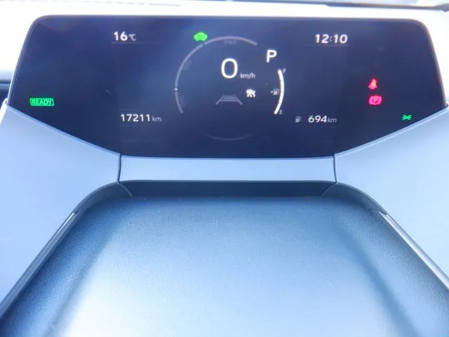 トヨタ プリウス 4WD