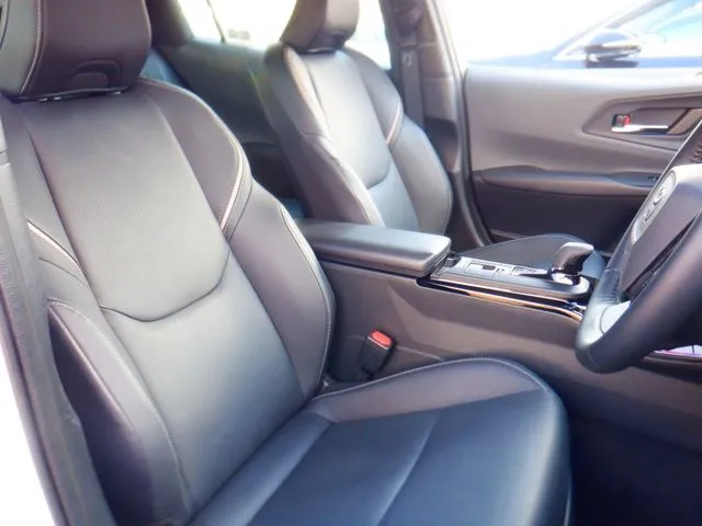 トヨタ プリウス 4WD