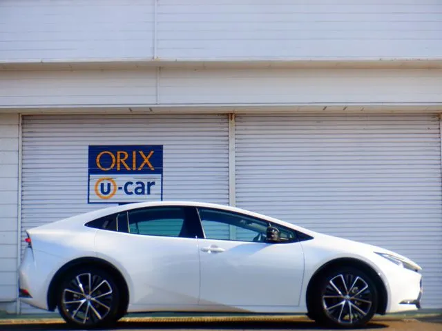 トヨタ プリウス 4WD