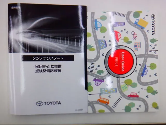 トヨタ プリウス 4WD