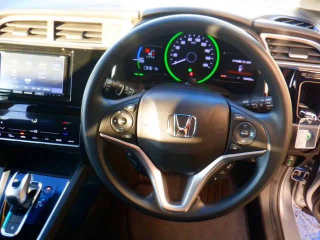 シャトル ハイブリッド 4WD(ホンダ)の車両写真