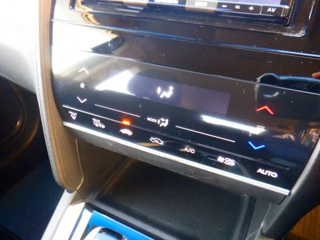 シャトル ハイブリッド 4WD(ホンダ)の車両写真