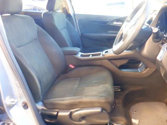 シャトル ハイブリッド 4WD(ホンダ)の車両写真